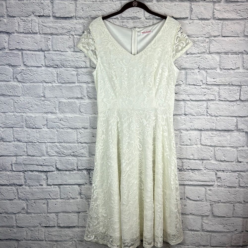 Bery Love Eggshell White Lined Lace Dress Size Large